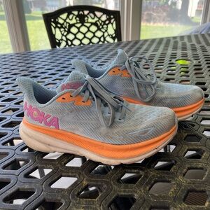 Hoka Clifton 9